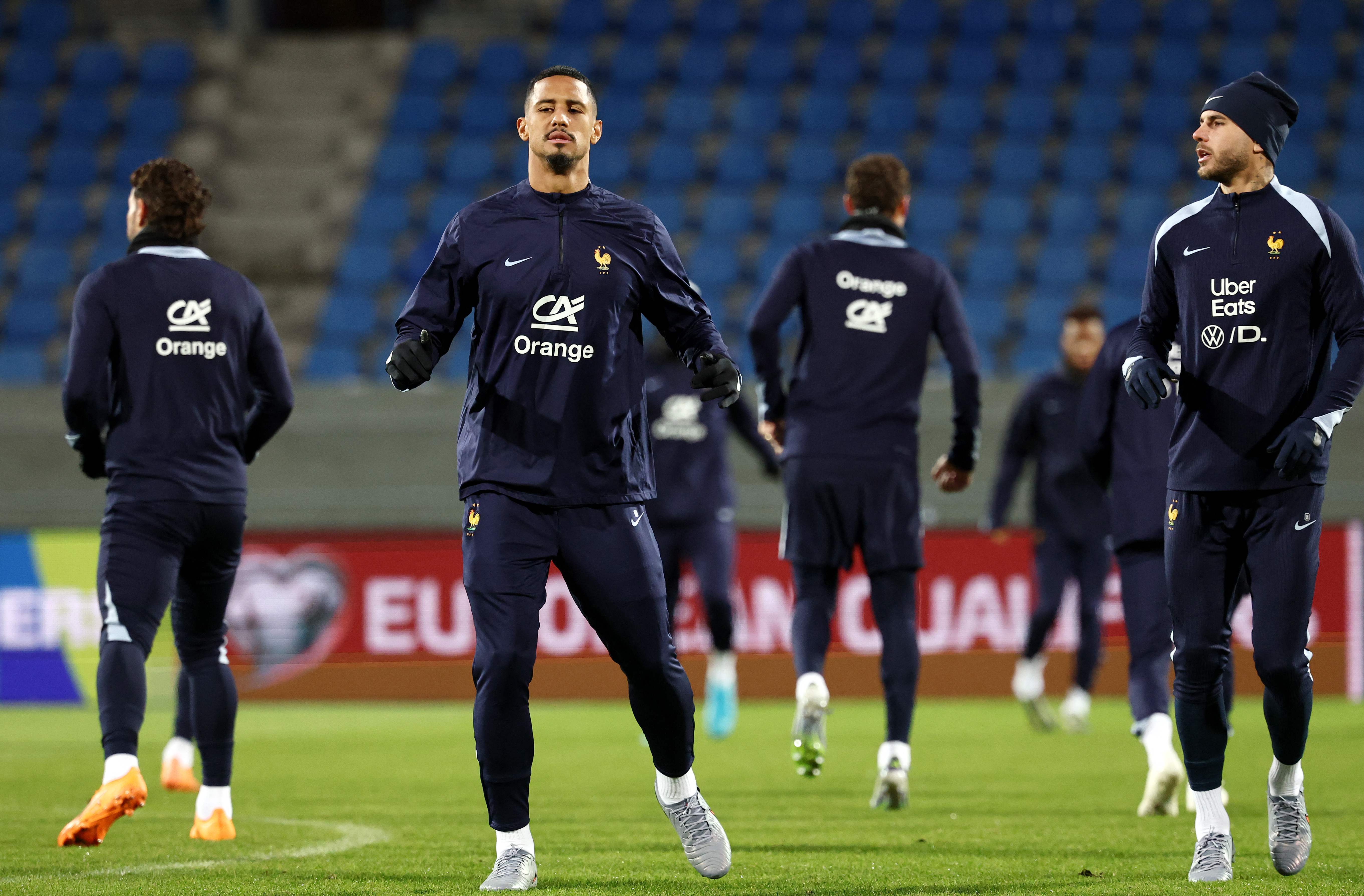 球队备战精心,期待夺得比赛胜利 球队备战精心,期待夺得比赛胜利